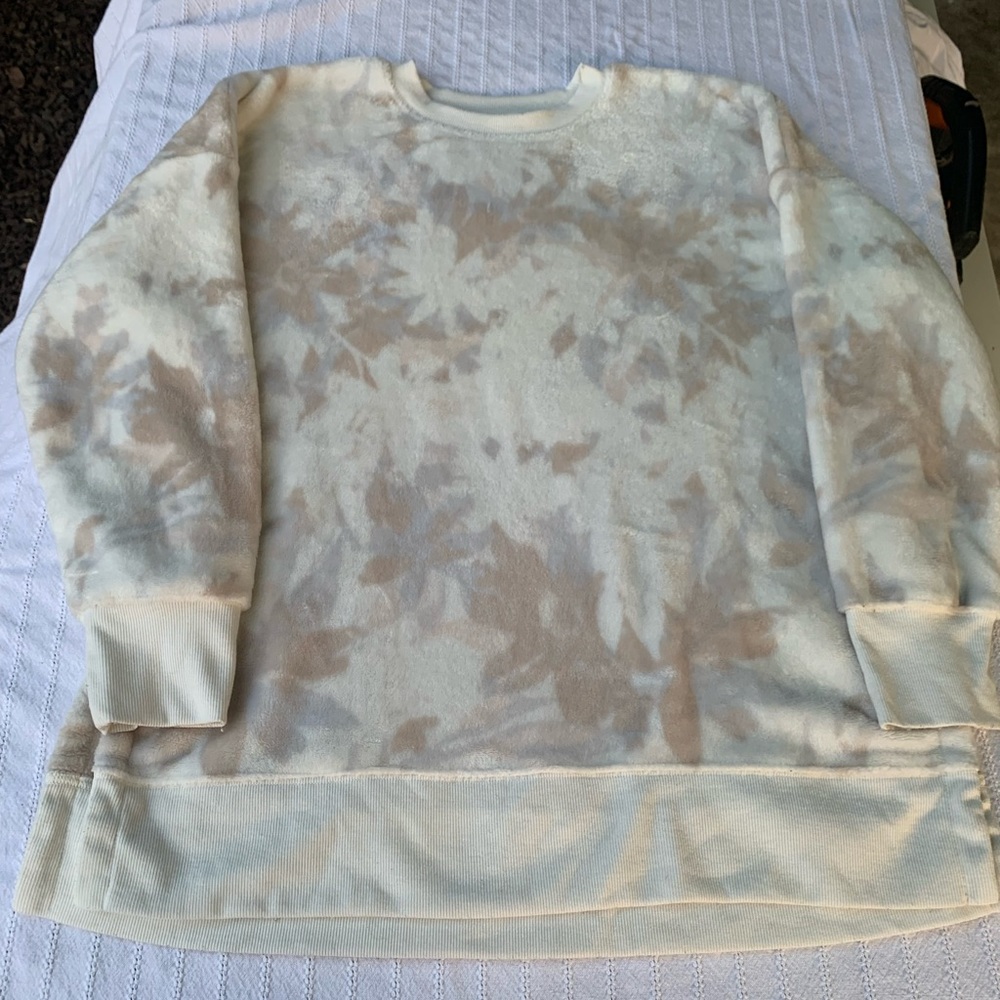 Girls 12/14 soft sweater